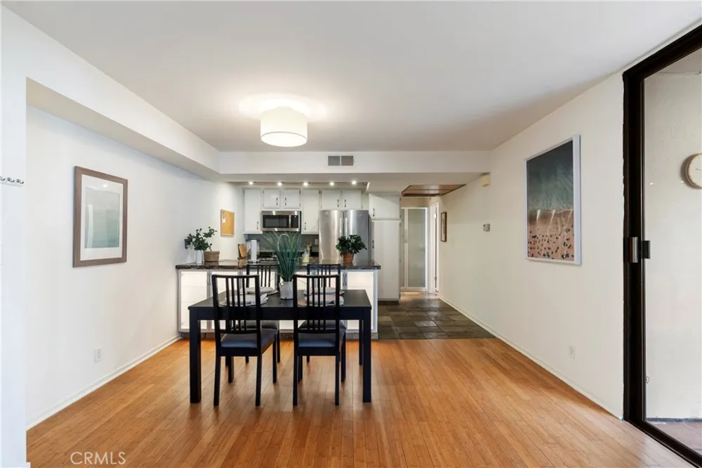 740 Kings Road #208 Los Angeles, CA 90069