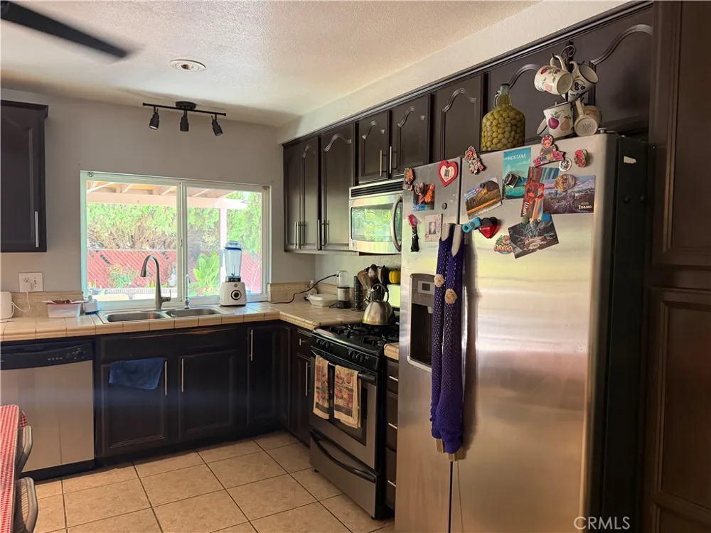 223 Glenmont Court Hemet, CA 92544