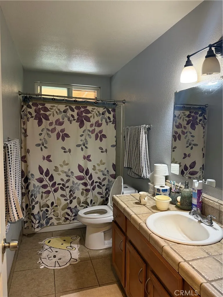 223 Glenmont Court Hemet, CA 92544