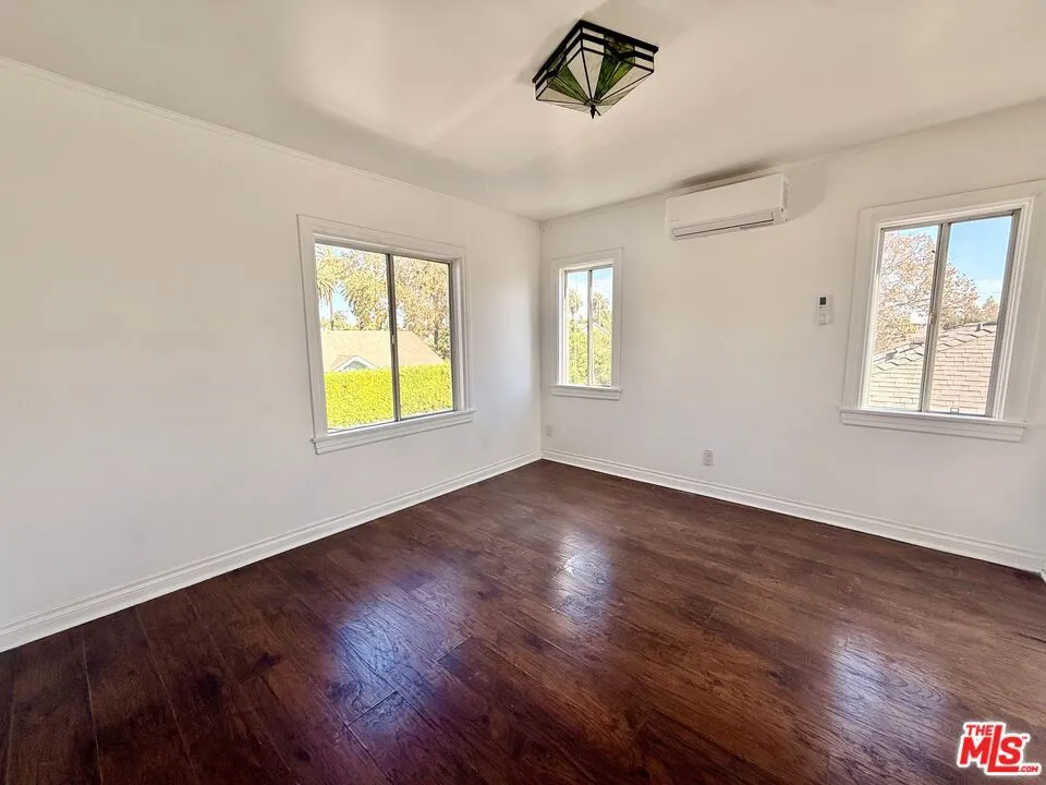 3883 S Gramercy Place Los Angeles, CA 90062