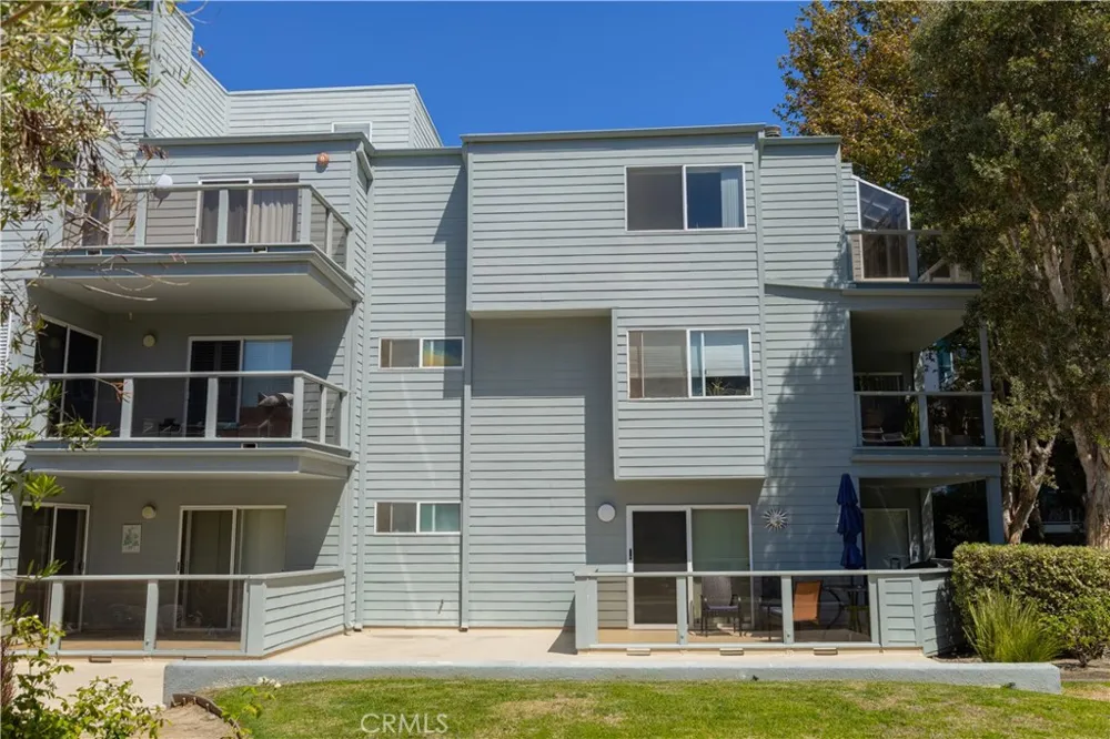210 The Village #305 Redondo Beach, CA 90277