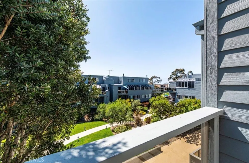 210 The Village #305 Redondo Beach, CA 90277