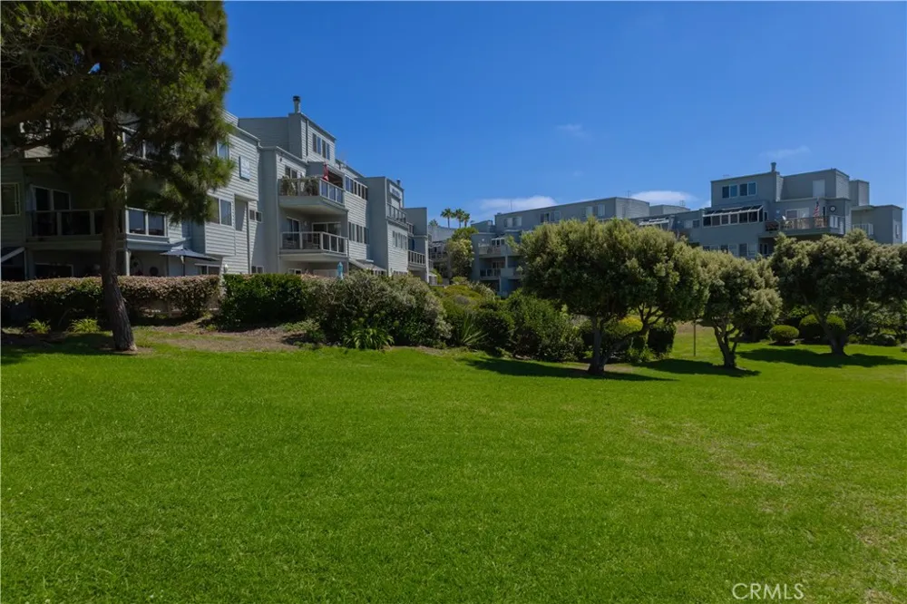 210 The Village #305 Redondo Beach, CA 90277