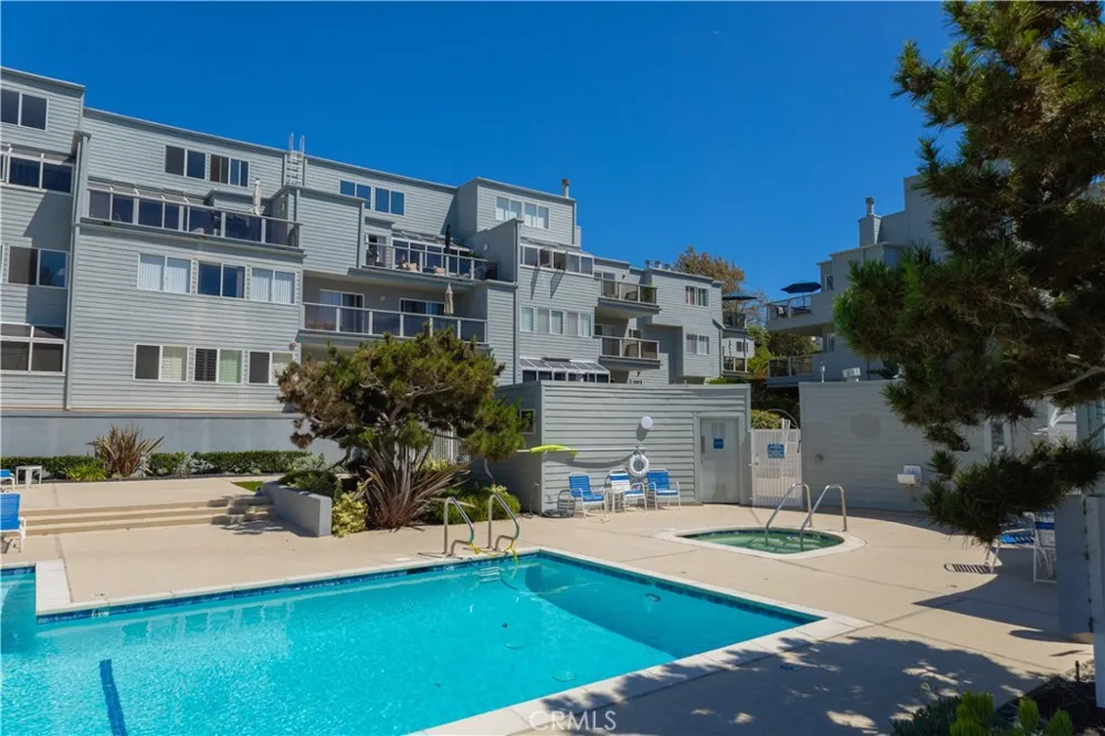 210 The Village #305 Redondo Beach, CA 90277