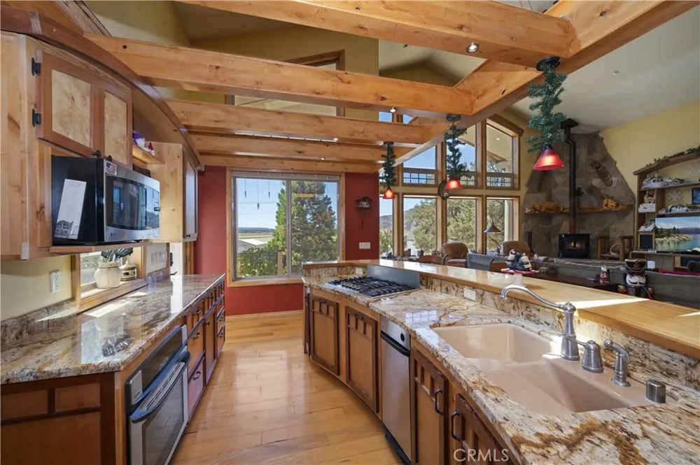 1307 Baldwin Lake Big Bear City, CA 92314