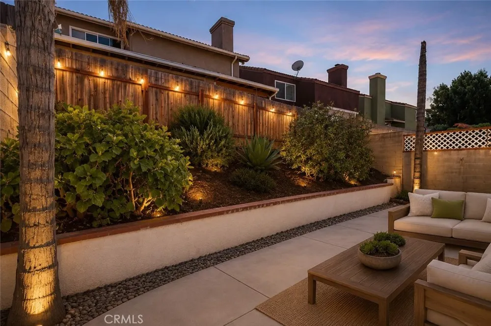 11821 Aurora Court Fontana, CA 92337