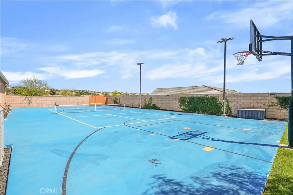 16282 Ginger Creek Riverside, CA 92504