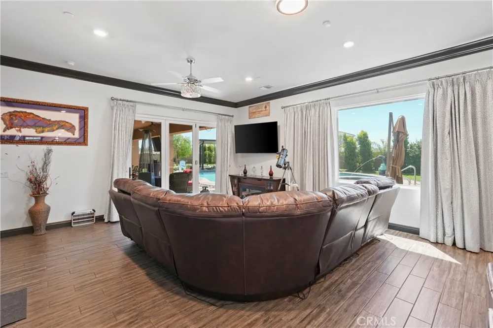 16282 Ginger Creek Riverside, CA 92504