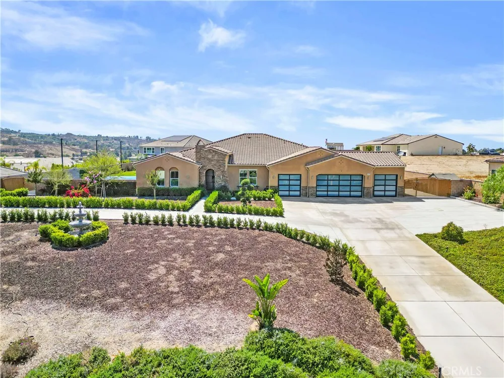 16282 Ginger Creek Riverside, CA 92504
