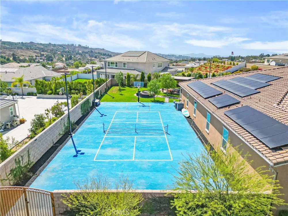 16282 Ginger Creek Riverside, CA 92504
