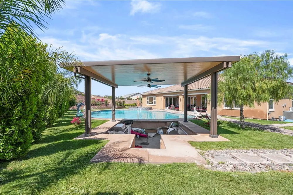 16282 Ginger Creek Riverside, CA 92504