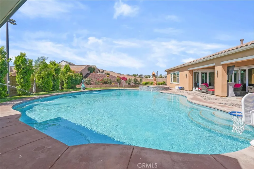 16282 Ginger Creek Riverside, CA 92504