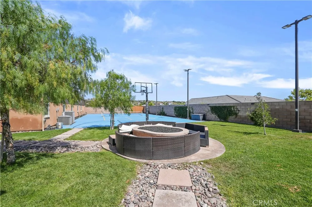 16282 Ginger Creek Riverside, CA 92504
