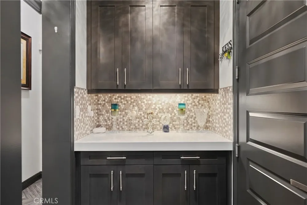16282 Ginger Creek Riverside, CA 92504