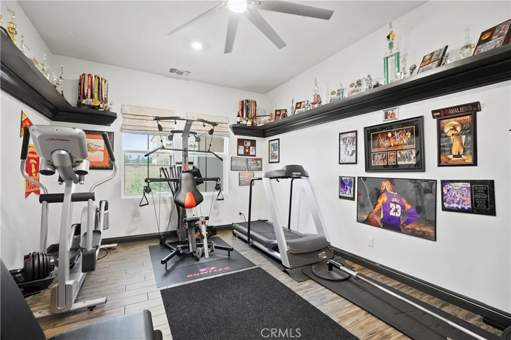 16282 Ginger Creek Riverside, CA 92504