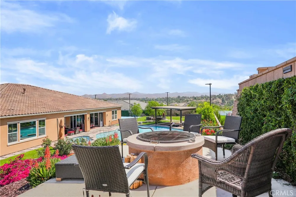16282 Ginger Creek Riverside, CA 92504