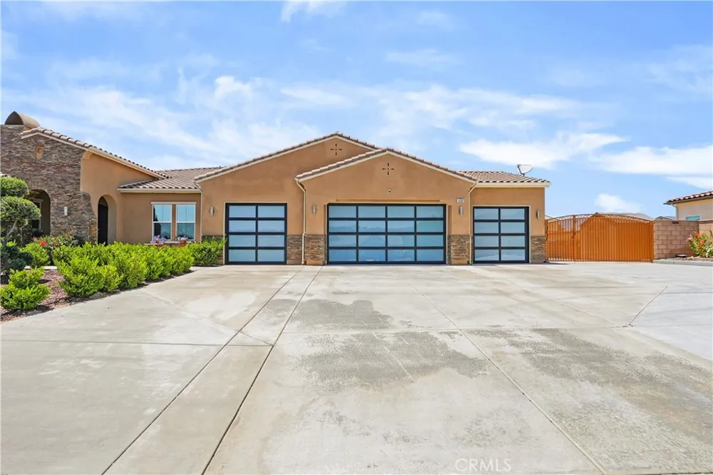 16282 Ginger Creek Riverside, CA 92504