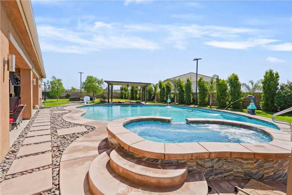 16282 Ginger Creek Riverside, CA 92504