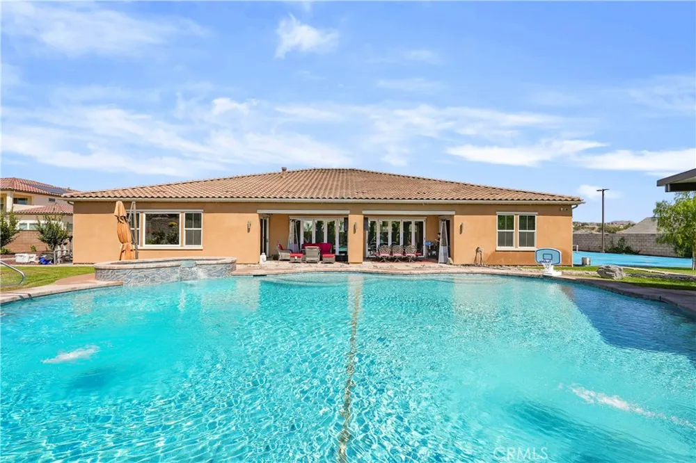 16282 Ginger Creek Riverside, CA 92504