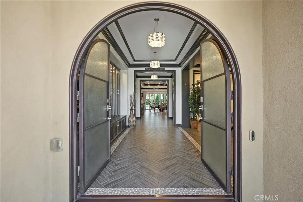 16282 Ginger Creek Riverside, CA 92504