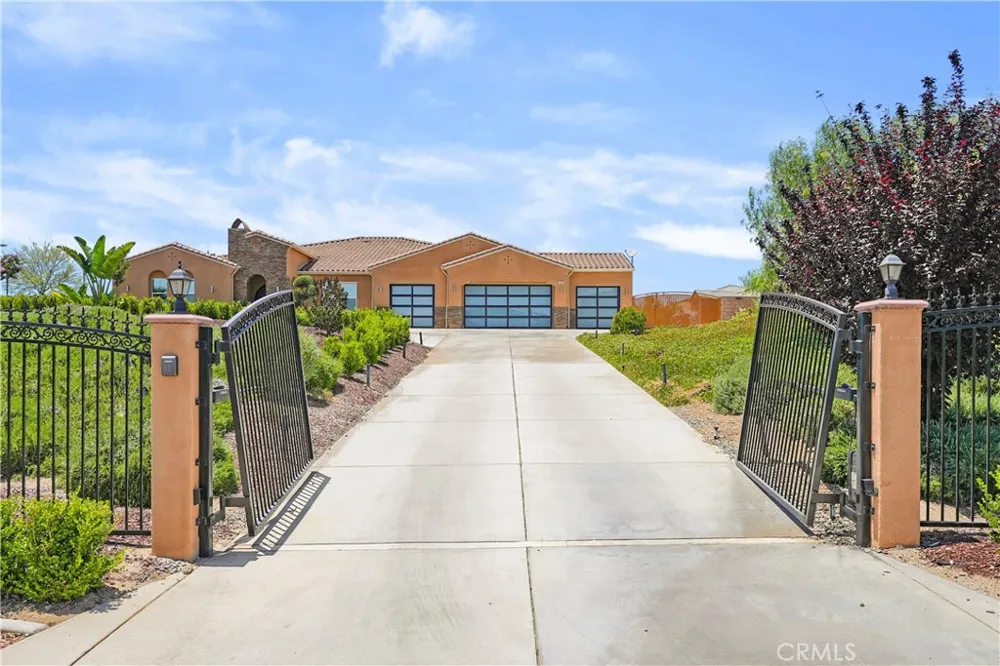 16282 Ginger Creek Riverside, CA 92504