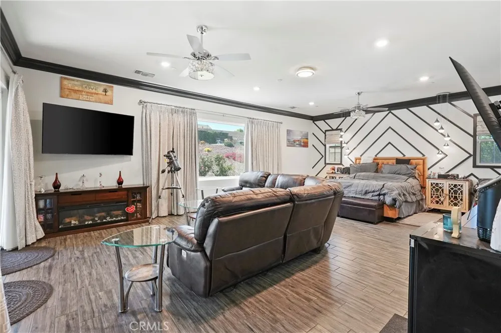 16282 Ginger Creek Riverside, CA 92504