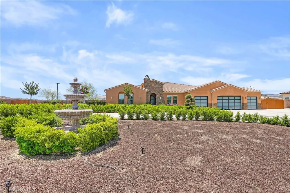 16282 Ginger Creek Riverside, CA 92504