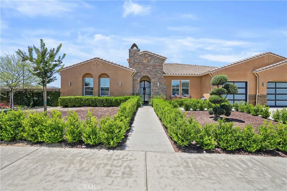 16282 Ginger Creek Riverside, CA 92504