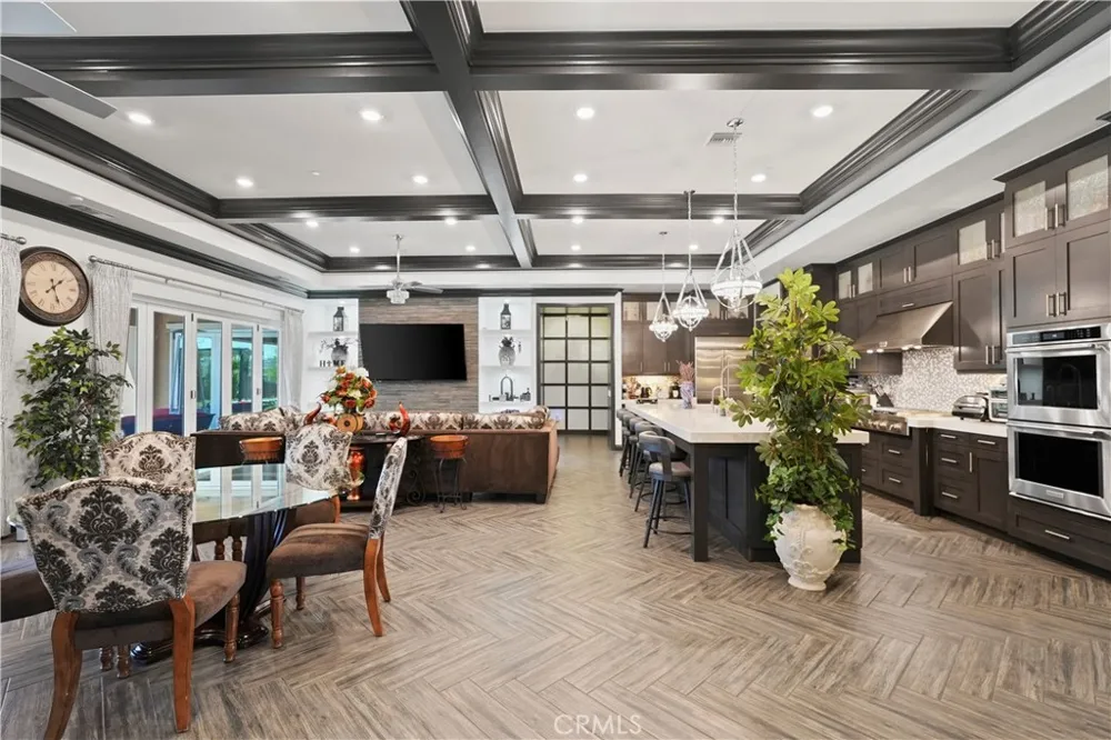 16282 Ginger Creek Riverside, CA 92504