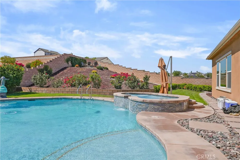 16282 Ginger Creek Riverside, CA 92504