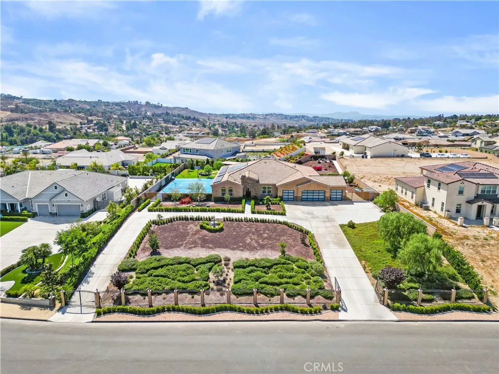 16282 Ginger Creek Riverside, CA 92504
