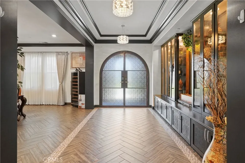 16282 Ginger Creek Riverside, CA 92504