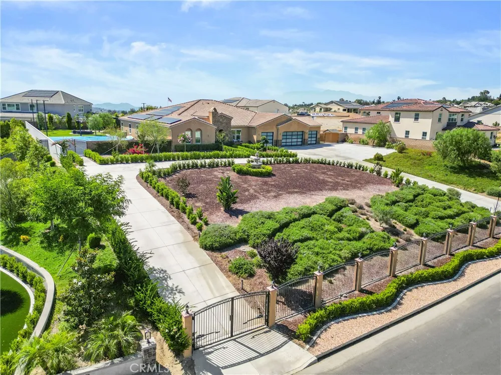 16282 Ginger Creek Riverside, CA 92504
