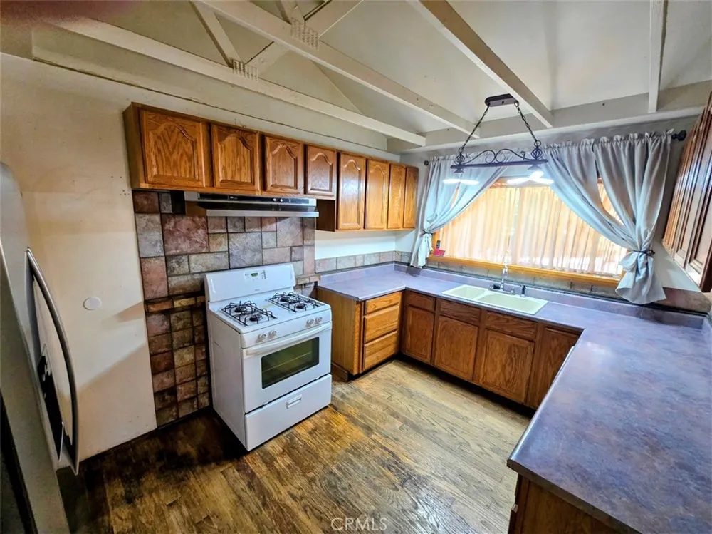 981 Lausanne Drive Crestline, CA 92325