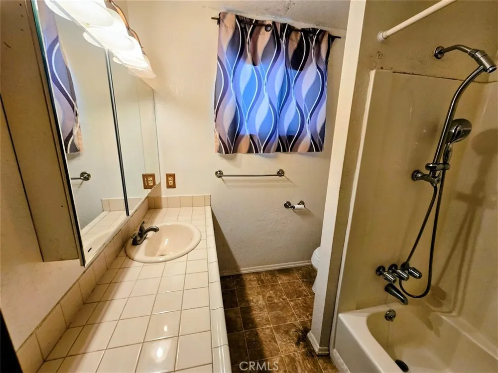981 Lausanne Drive Crestline, CA 92325