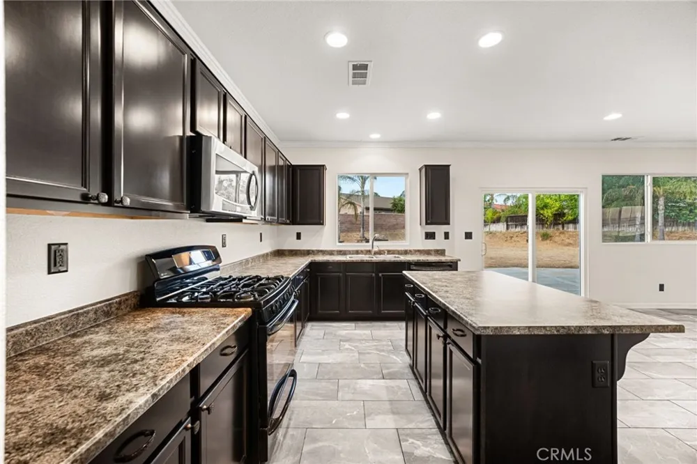 33286 Mesolite Menifee, CA 92584