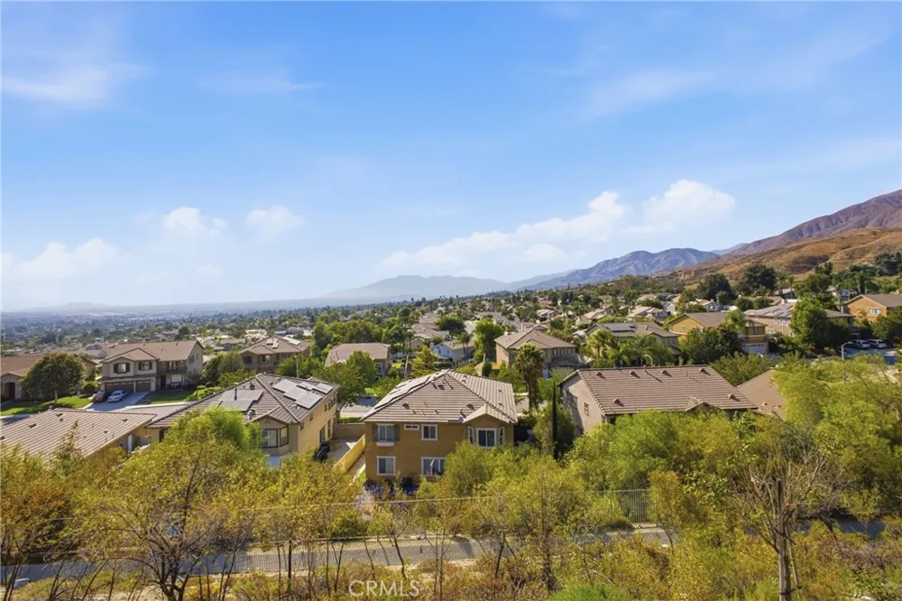 7480 Tioga Highland, CA 92346