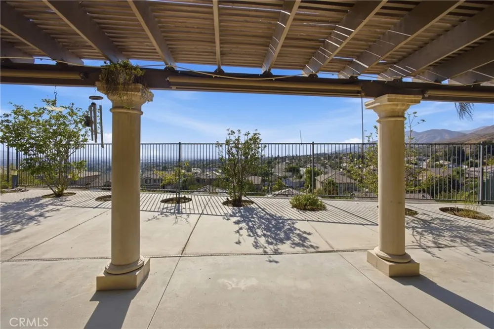7480 Tioga Highland, CA 92346