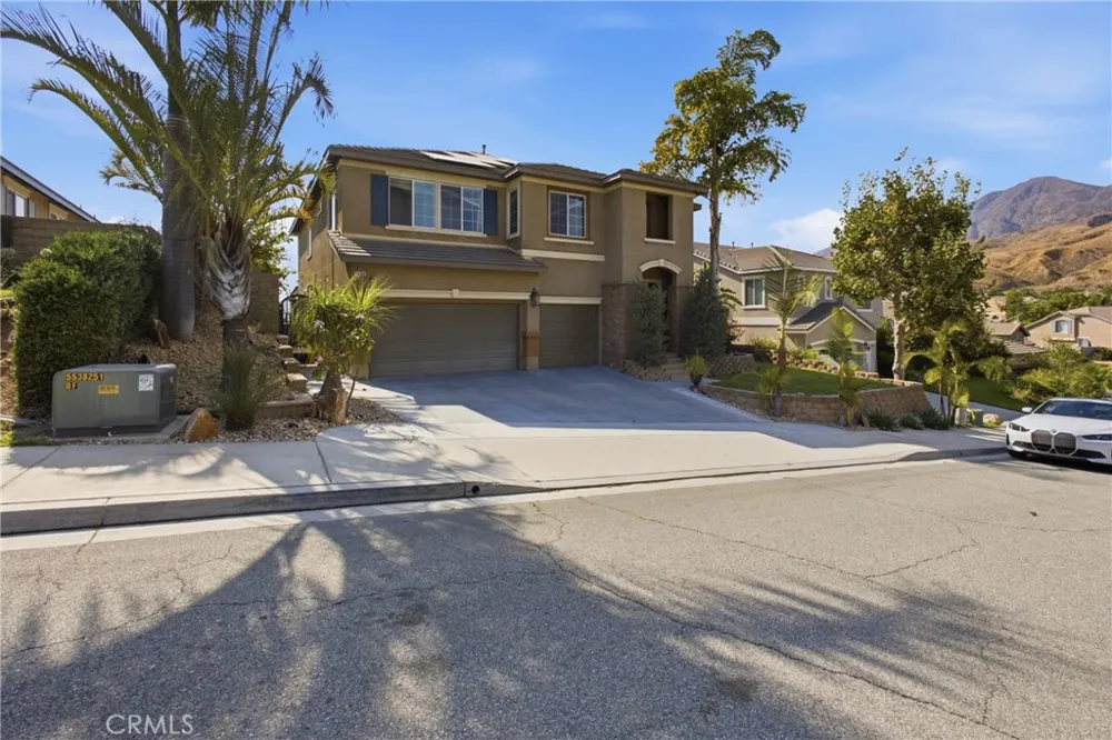 7480 Tioga Highland, CA 92346