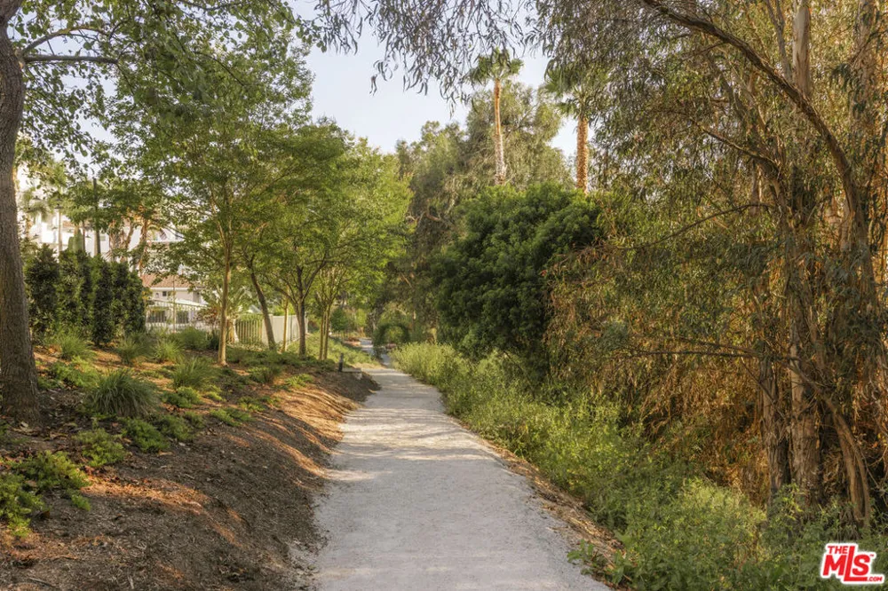 6489 Cavalleri Rd #305 Malibu, CA 90265