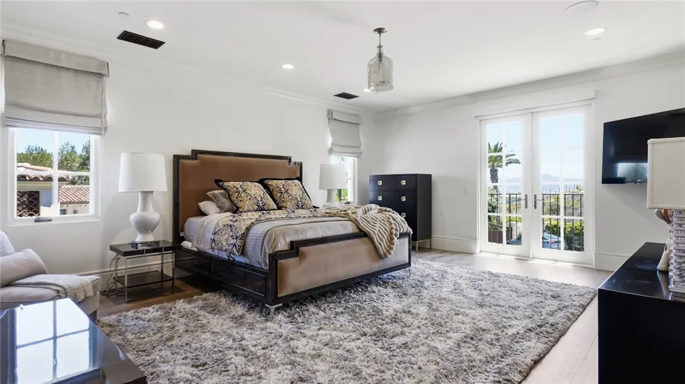 35 Shoreline Dana Point, CA 92629