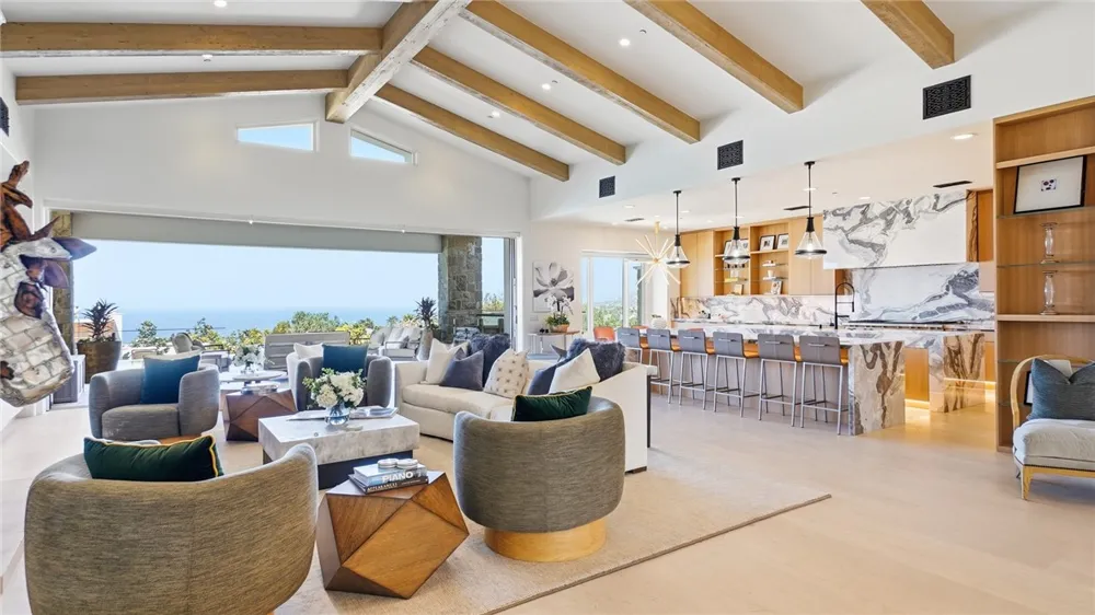 35 Shoreline Dana Point, CA 92629