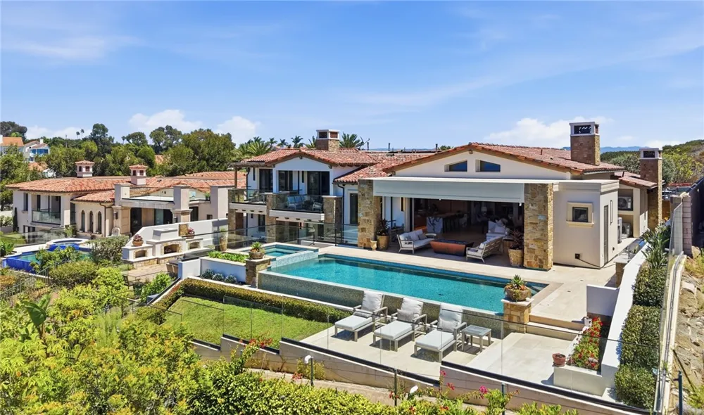 35 Shoreline Dana Point, CA 92629