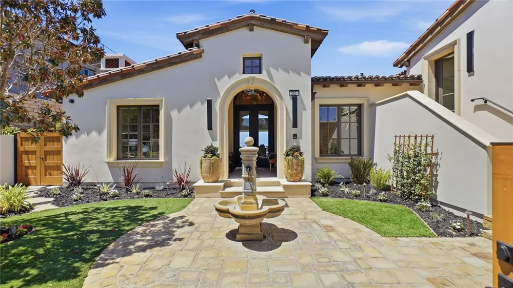 35 Shoreline Dana Point, CA 92629