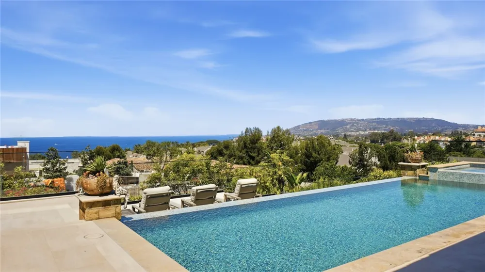 35 Shoreline Dana Point, CA 92629