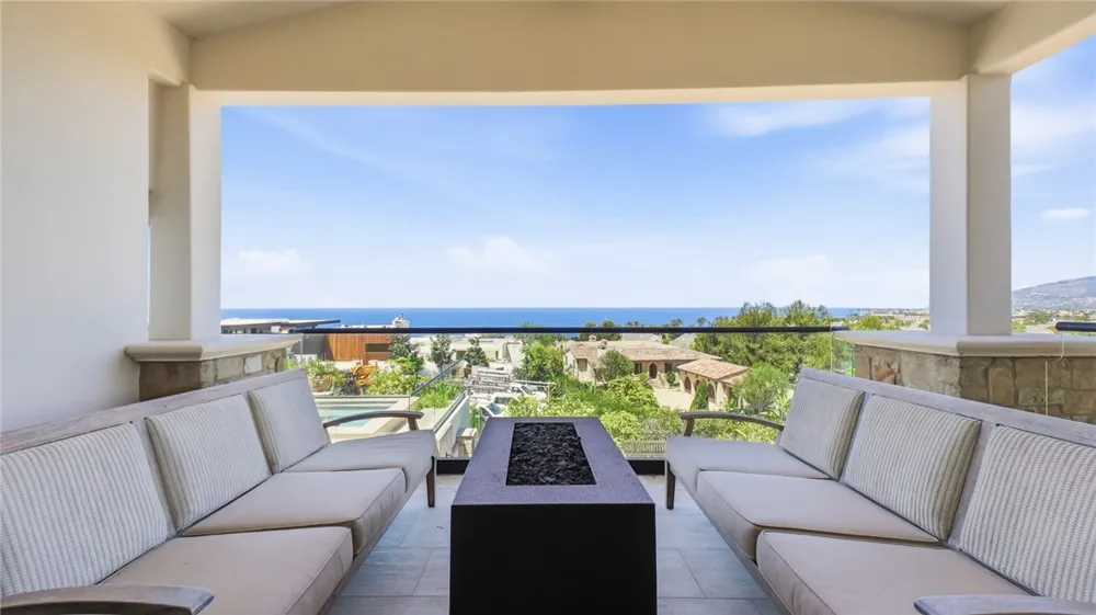 35 Shoreline Dana Point, CA 92629