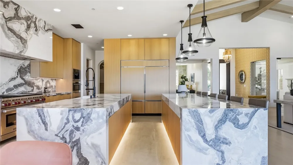 35 Shoreline Dana Point, CA 92629