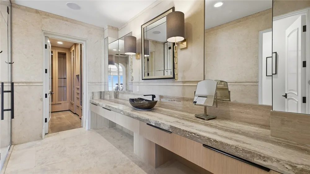35 Shoreline Dana Point, CA 92629