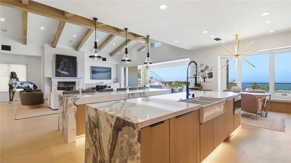 35 Shoreline Dana Point, CA 92629