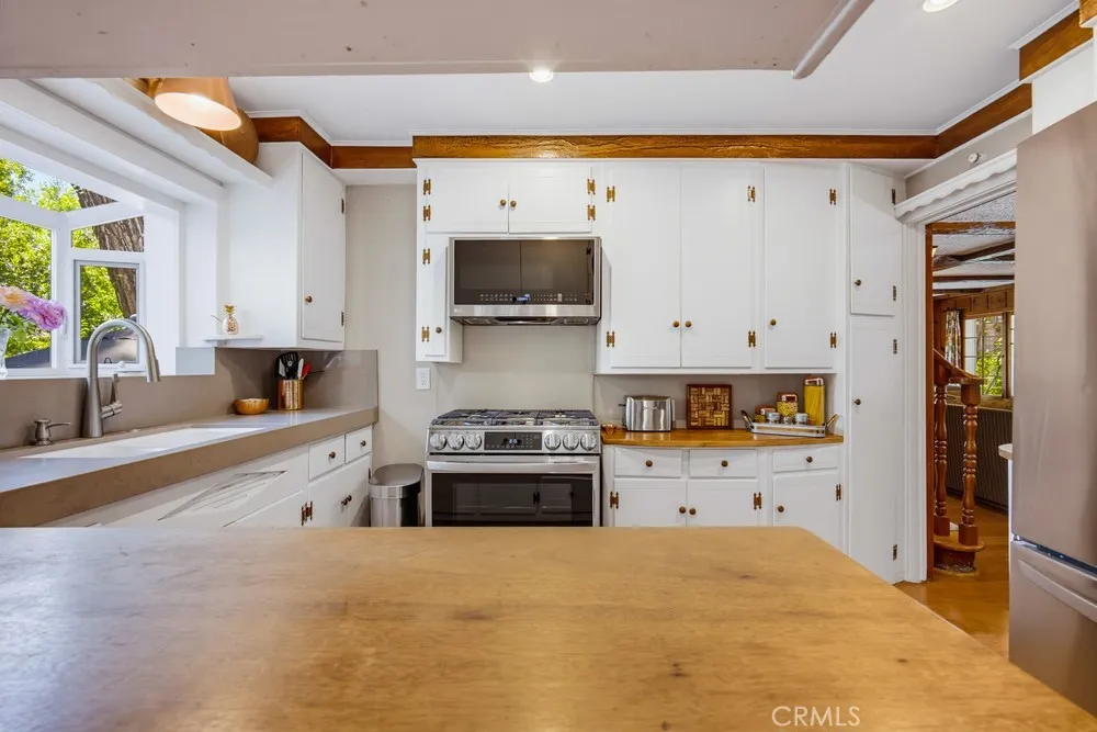 28 Bear Drive Mt Baldy, CA 91759